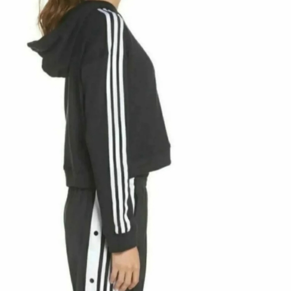 Adidas - Picture 3 of 4